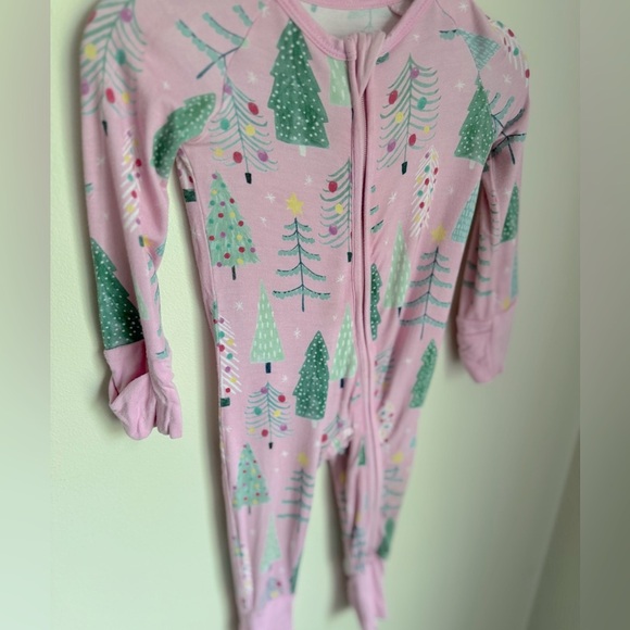 Little Sleepies Pink Christmas Trees Zippy Size 0-3M - Picture 2 of 5
